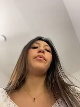 MiaJones21 现场XXX聊天