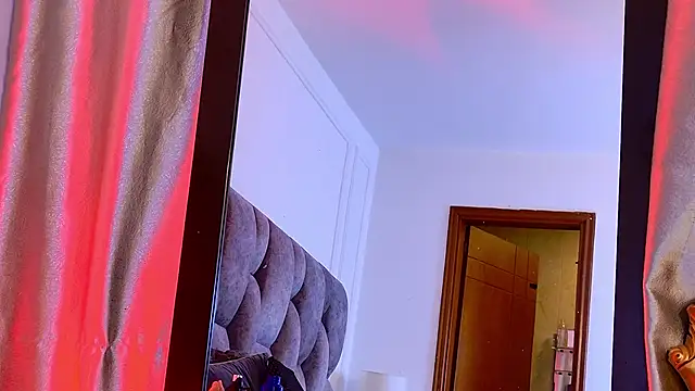 Scarlett_Sk লাইভ XXX চ্যাট