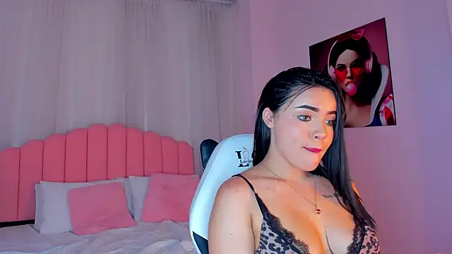 Chatroom XXX en direct de Sara_Donowan