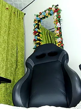 Chat +18 de Elektra_bigcock ao vivo