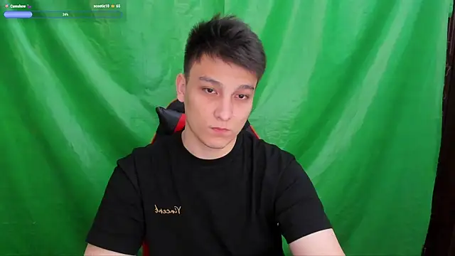Justin_time111 élő XXX-chatje