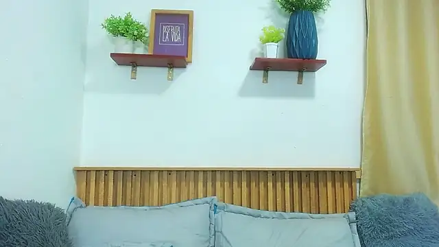 Violet_2003's Live XXX Chat