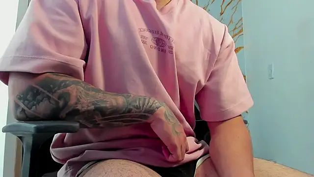 צ'אט XXX בשידור חי של ElianKeiser