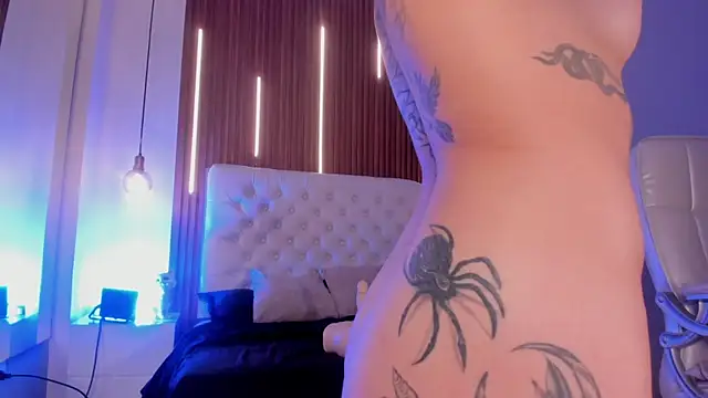 ZamabyCrucie's Live XXX Chat