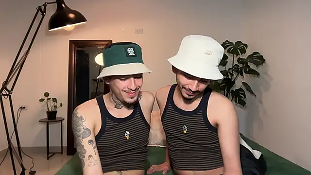 Noah_and_StevenのライブXXXチャット