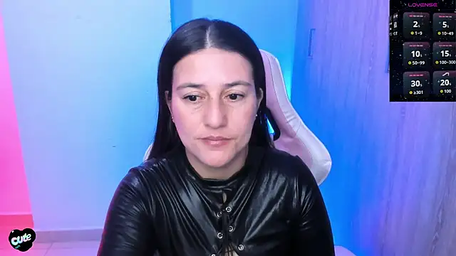 XXX chat uživo modela Saskyaa