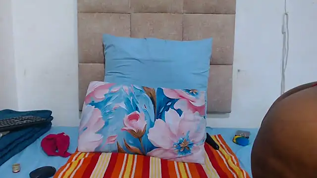 BigbootyNickyx Live XXX-Chat