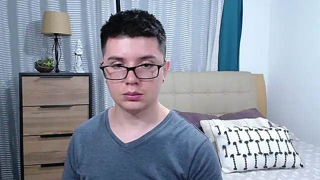 BlackFoXXX69 Adlı Modelin Canlı XXX Sohbeti