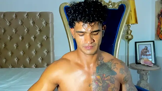 XXX chat uživo modela antonio__444