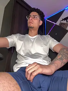 Chat +18 de bigryann23 ao vivo