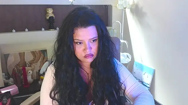 Chat +18 de Malika_uAngel ao vivo