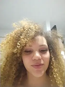RoouseSiren's Live XXX Chat