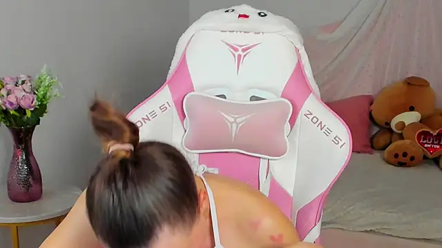 Chat +18 de LumeriSoren ao vivo
