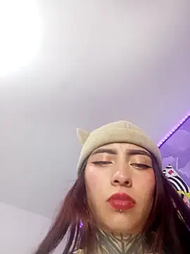 Rouxx_1's Live XXX Chat