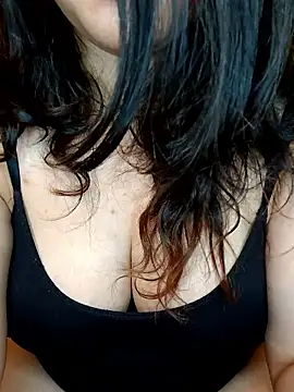 Chat +18 de kitty_2000 ao vivo