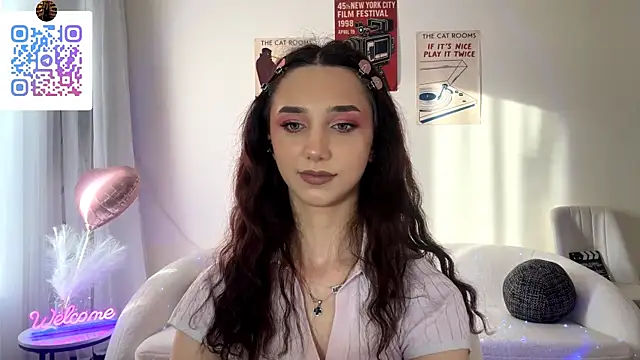 LinaMour Adlı Modelin Canlı XXX Sohbeti