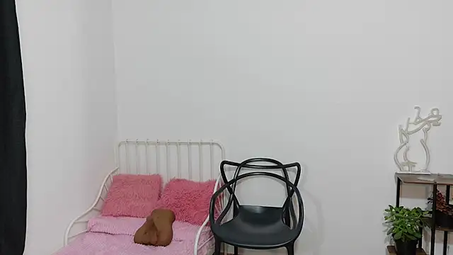 Emerald_Sparkles_ Adlı Modelin Canlı XXX Sohbeti