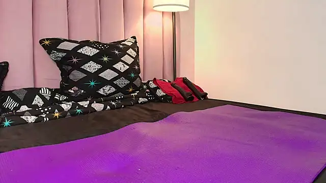 XXX chat uživo modela HallyBans