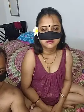 XXX chat uživo modela Darty_cpl