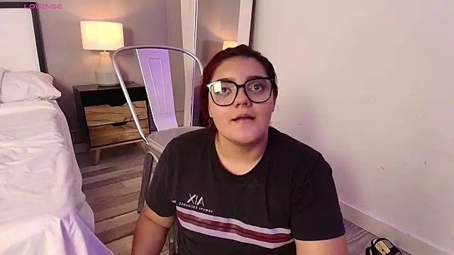 RoseBlu_'s Live XXX Chat
