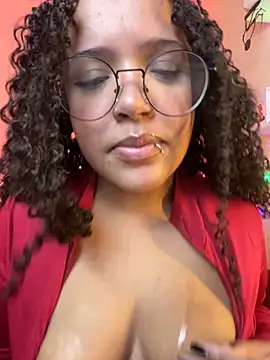 99_Lilith Adlı Modelin Canlı XXX Sohbeti