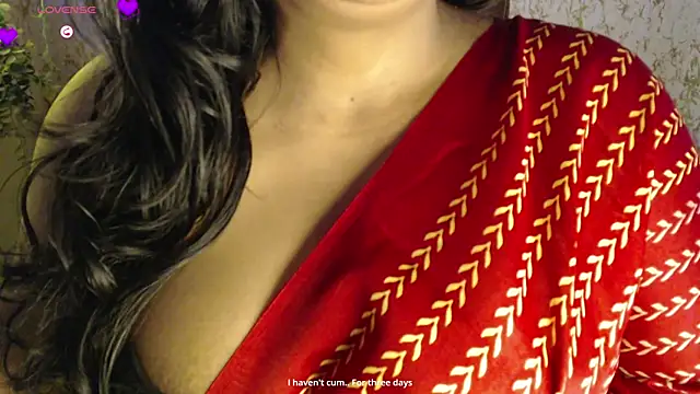 Chat +18 de ItsMiraDesire ao vivo