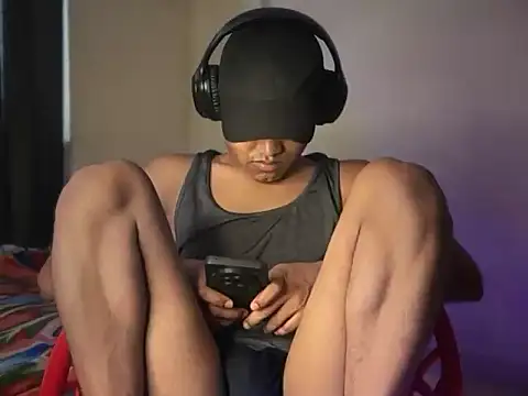 Show modela Zinexraj na web-kameri