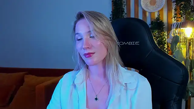 XXX chat uživo modela ElaraVoltage