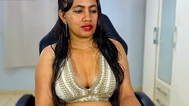 FannyXhot Adlı Modelin Canlı XXX Sohbeti