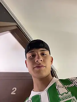 Lander_Cruz élő XXX-chatje
