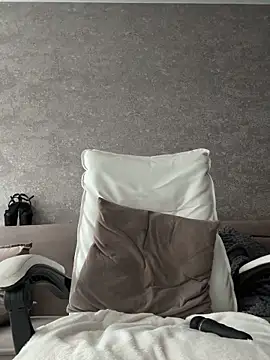 XXX chat uživo modela LillySquirtShot