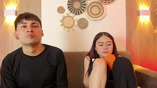 Kenji_n_Rousse élő XXX-chatje
