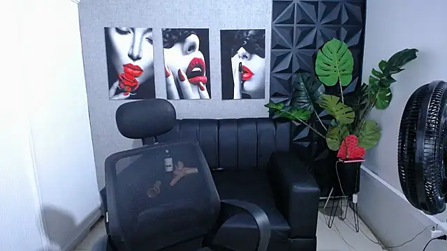 Chat +18 de Valentinaa_mature ao vivo