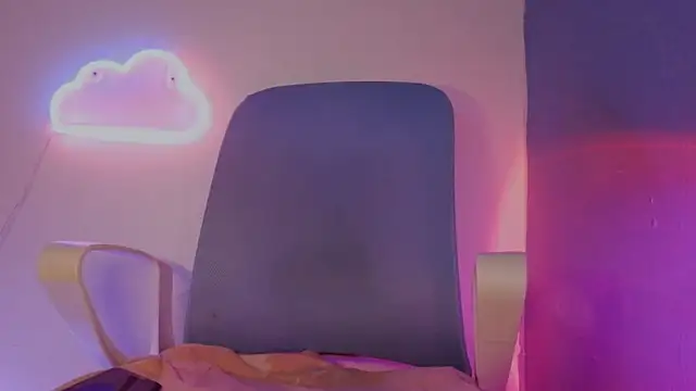 highinhtxx Live XXX Chat