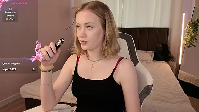 EvaHamilton's Live XXX Chat