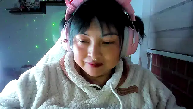 Chat XXX en directo de Shaddycute_