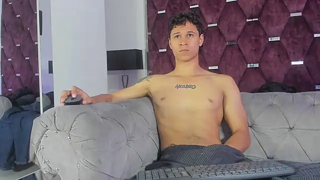Онлайн чат XXX TonyBenedetti