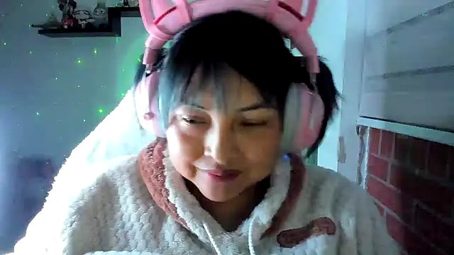Chat +18 de Shaddycute_ ao vivo