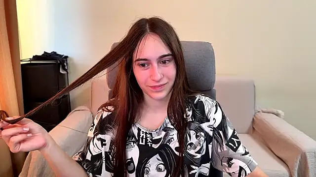 AliceKolltt élő XXX-chatje