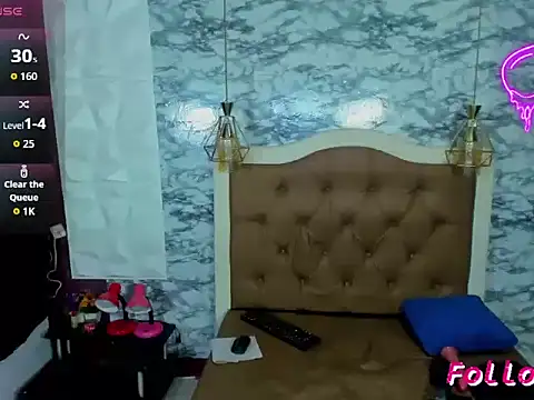 DannaPetitee Chat XXX in diretta