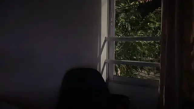romeolovedark Adlı Modelin Canlı XXX Sohbeti
