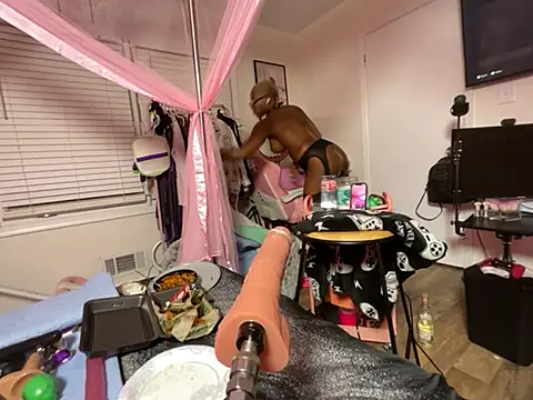 VixenCapri 现场XXX聊天