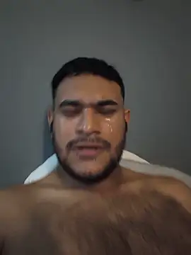 XXX chat uživo modela Leonargg