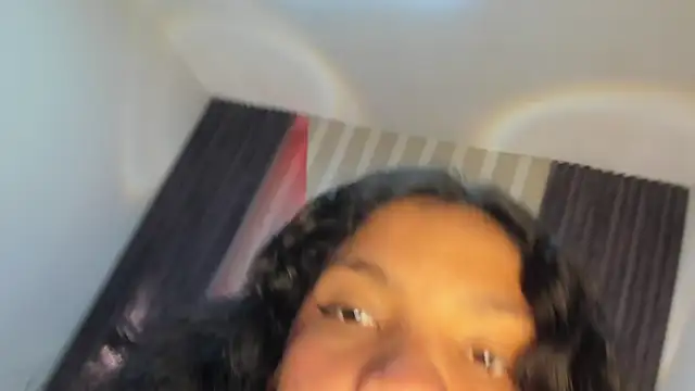LittleeStar Chat XXX live