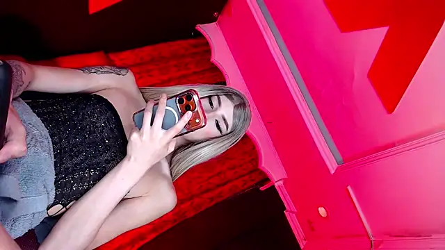 abrilbigcock Chat XXX in diretta