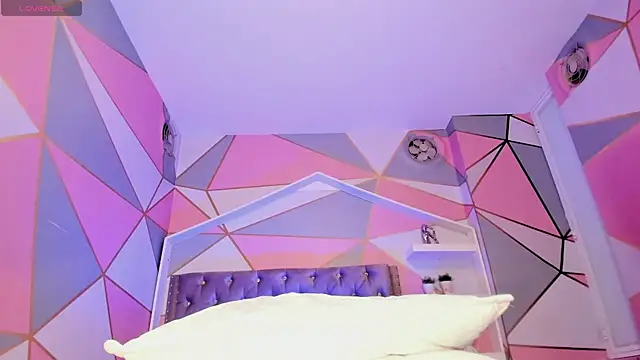 Онлайн чат XXX joel_tyler