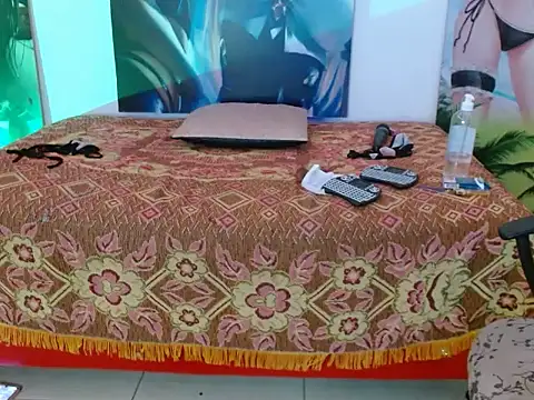 Chat +18 de Bootycallhot ao vivo