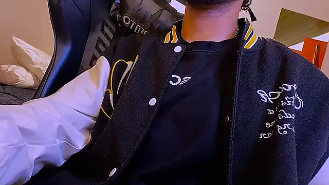 XXX chat uživo modela 3v1l