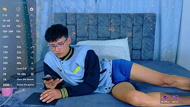 NicolasTorrez live XXX chat