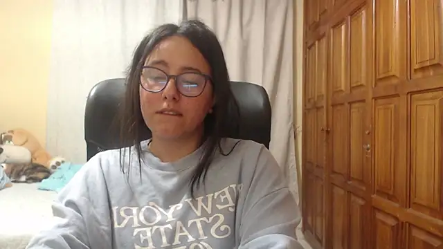 Venus_cat_ Adlı Modelin Canlı XXX Sohbeti